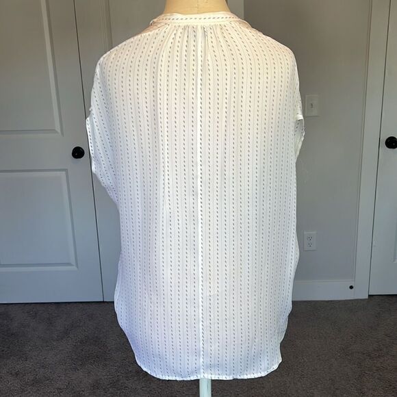 Vince short sleeved silk blouse ivory with black dot pattern - Picture 4 of 4